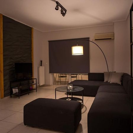 피레아스 It Is A Pleasant, Modern, Functional House! 아파트 외부 사진