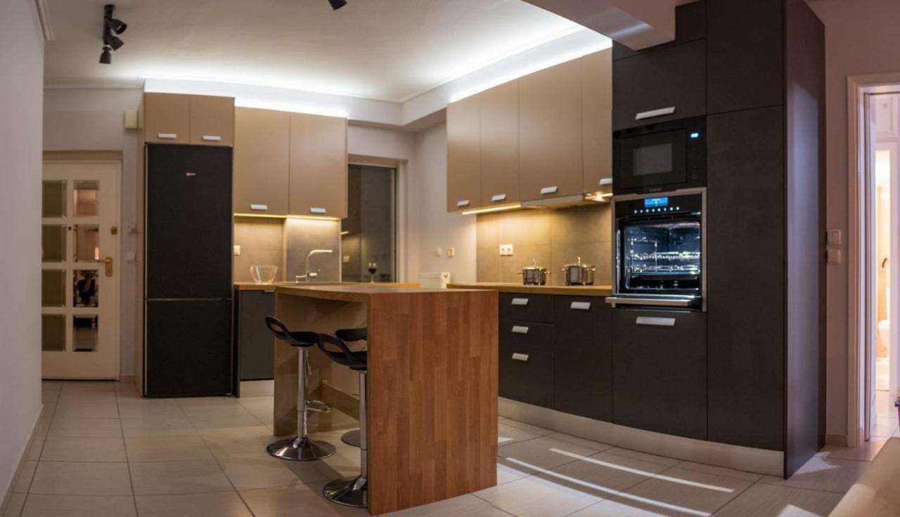 피레아스 It Is A Pleasant, Modern, Functional House! 아파트 외부 사진