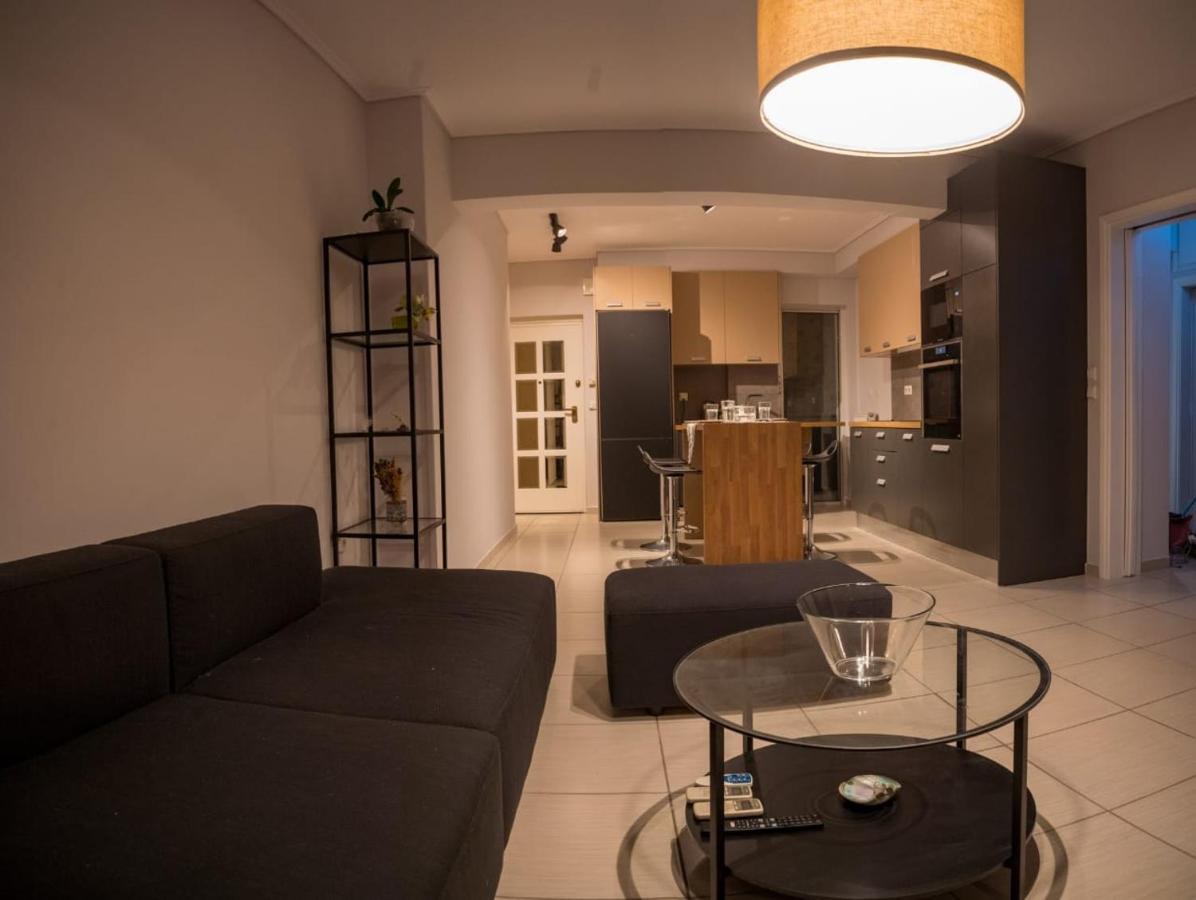 피레아스 It Is A Pleasant, Modern, Functional House! 아파트 외부 사진