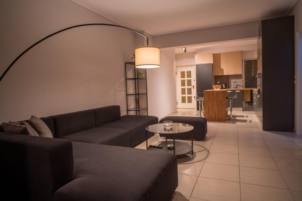 피레아스 It Is A Pleasant, Modern, Functional House! 아파트 외부 사진