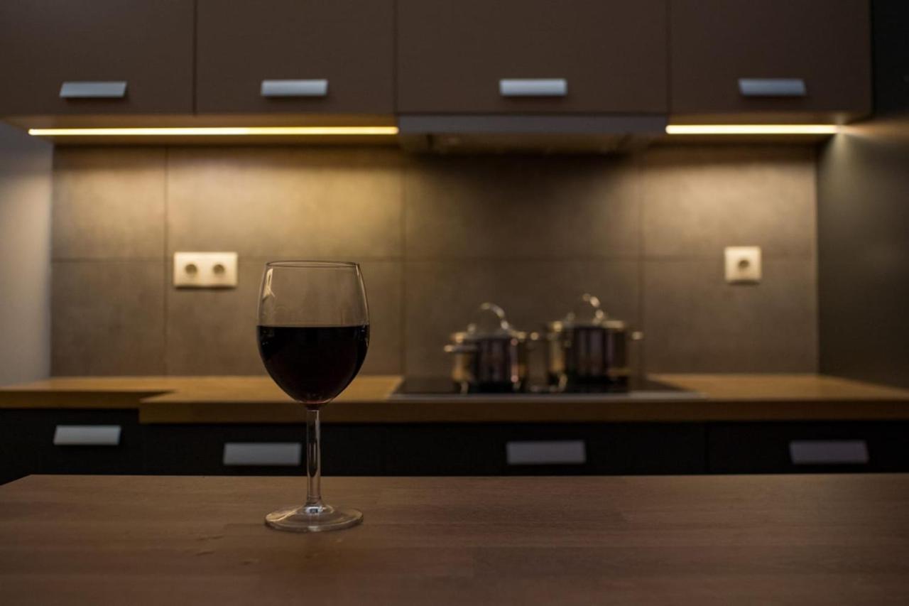 피레아스 It Is A Pleasant, Modern, Functional House! 아파트 외부 사진