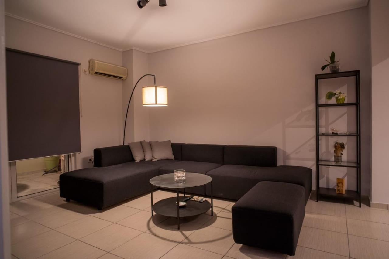 피레아스 It Is A Pleasant, Modern, Functional House! 아파트 외부 사진