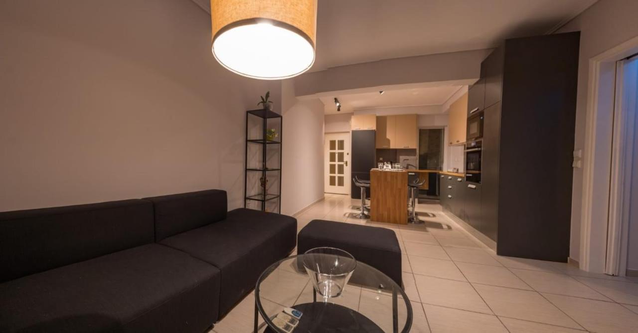 피레아스 It Is A Pleasant, Modern, Functional House! 아파트 외부 사진